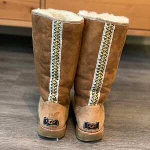 Women’s tall UGG boots, size 7, in excellent condition!